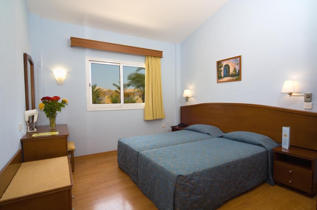 Tasia Maris Gardens Ayia Napa Værelse billede
