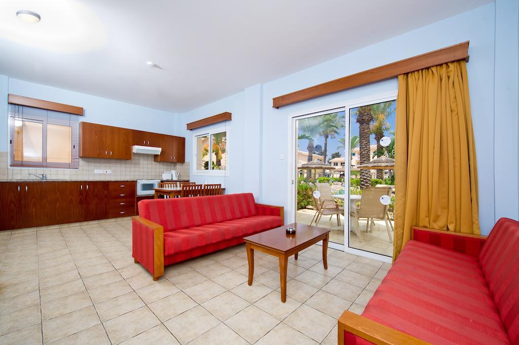 Tasia Maris Gardens Ayia Napa Værelse billede
